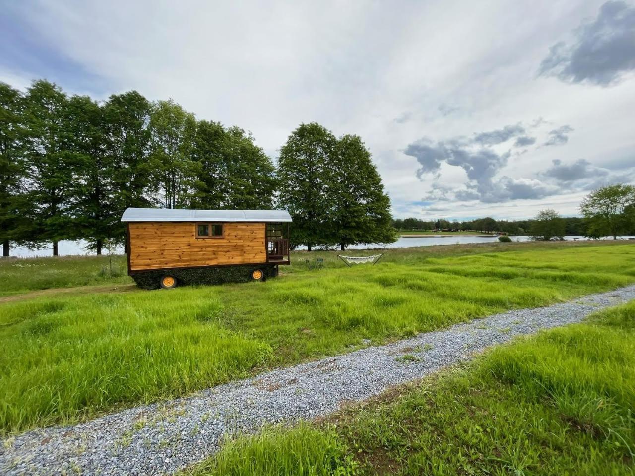 Les Logements Insolites De La Base Nautique Verneuil  Esterno foto